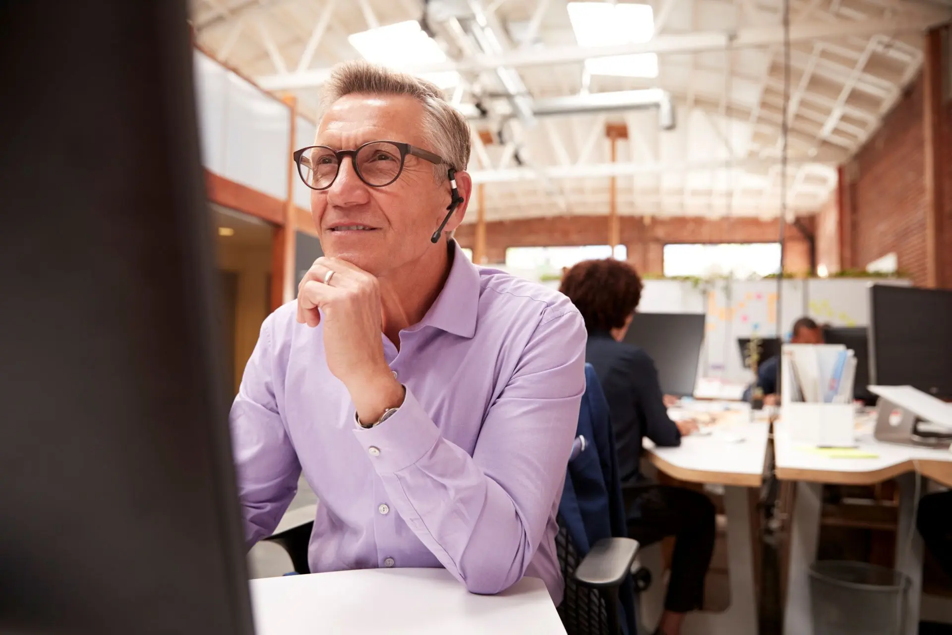 Call center agent assisted by AI tools